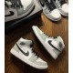 Air Jordan 1 Mid Light Smoke Grey Světle kouřově šedá/černo-bílá 554724 092 Pánské/WoPánské AJ1 Jordan Tenisky