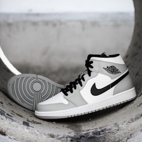 Air Jordan 1 Mid Light Smoke Grey Light Smoke Grey/Black/White 554724-092